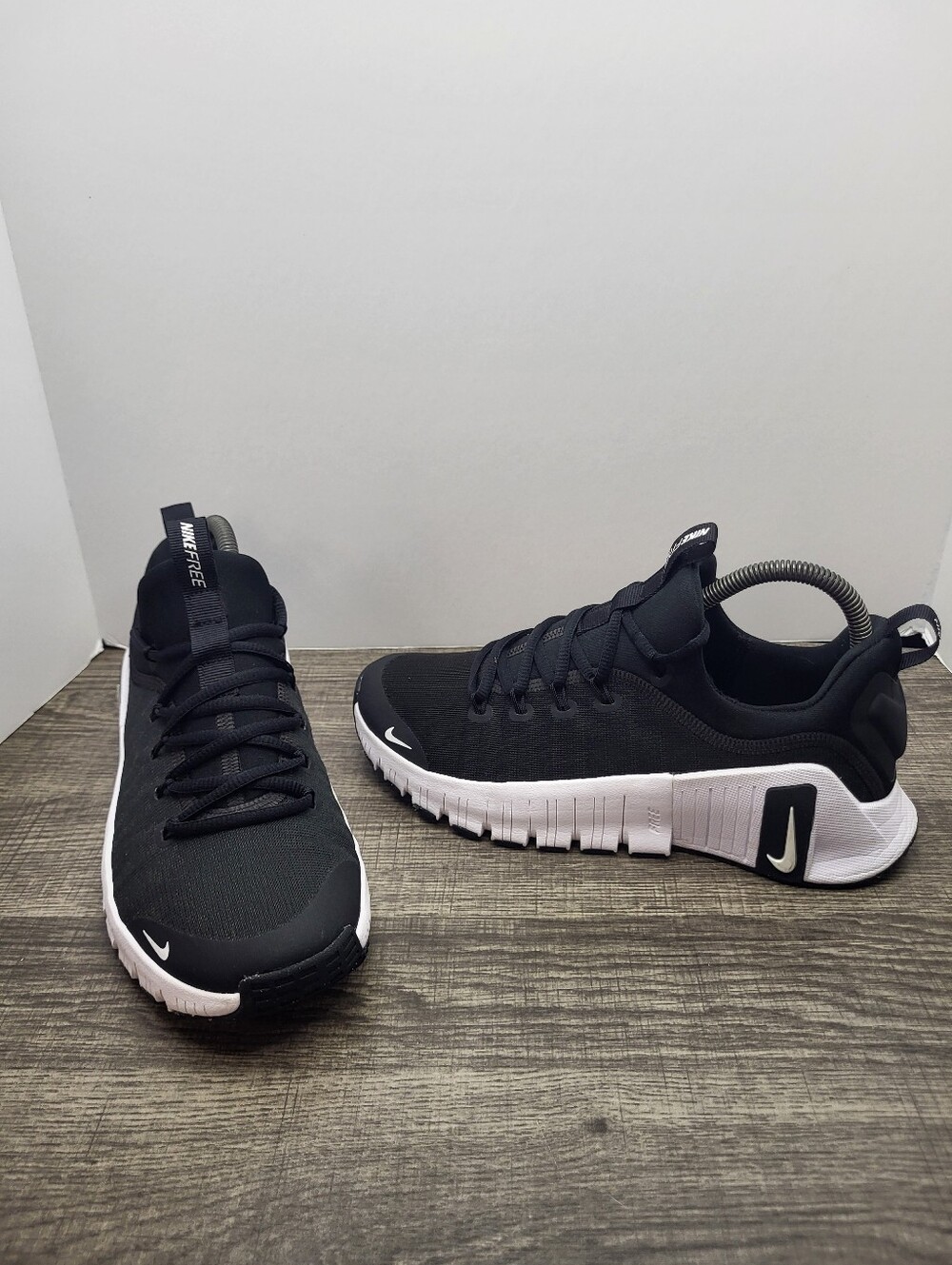 Nike Free Metcon 6 Women's Size 7.5 US Black White Training Gym Shoes Sneakers